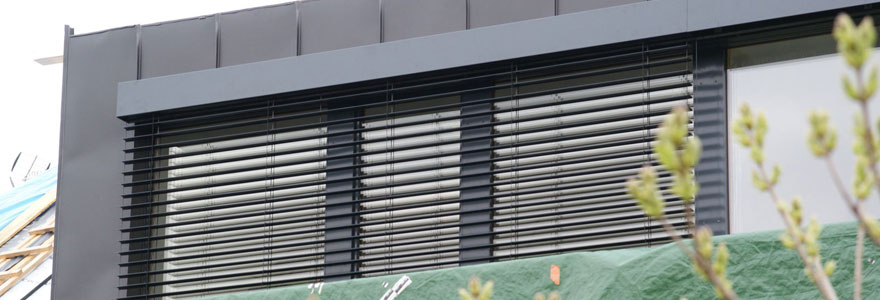 Le store brise soleil